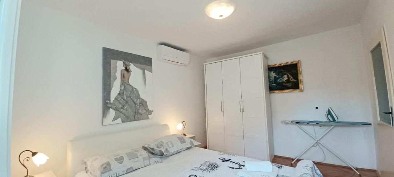 Apartman Perina Trogir Exterior foto