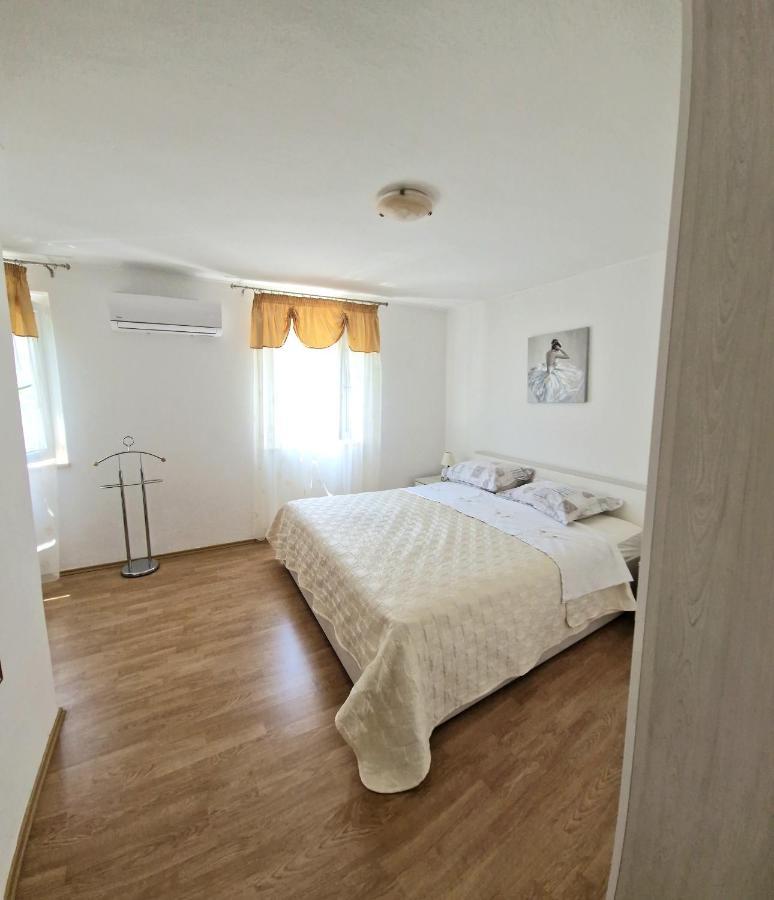 Apartman Perina Trogir Exterior foto